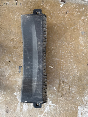 Ford Focus 2 sedan arka bagaj iç panel plastiiği