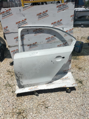 Jetta çıkma sol arka kapı 2011-2018