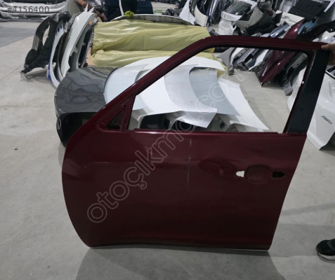 NİSSAN JUKE BORDO SOL ÖN KAPI ORJINAL