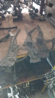 OPEL ASTRA F SAĞ ÖN CAM KRİKOSU ELEKTRİKLİ. OTO ERKAN ÜNYE