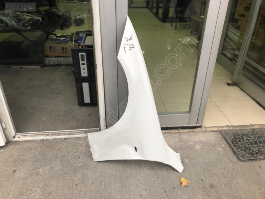 BMW 3 SERİSİ SOL ÖN ÇAMURLUK (UFAK HASARLI)