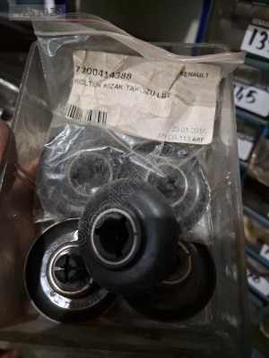 Clio koltuk kizak baglanti takozu 7700414388