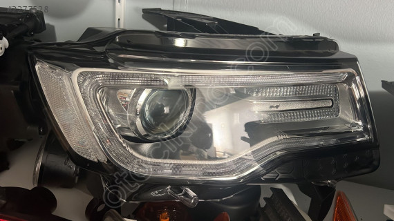 Jeep Grand Cherokee Wk Sammit sıfır Orjinal sağ far
