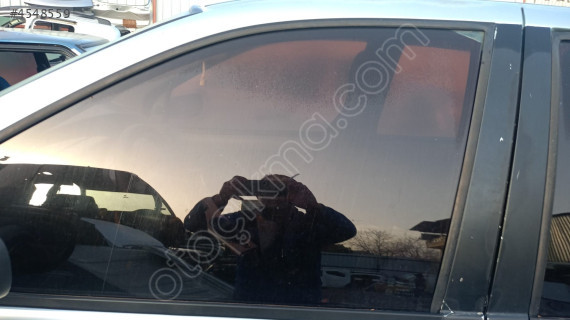 tata indica sol ön kapı camı