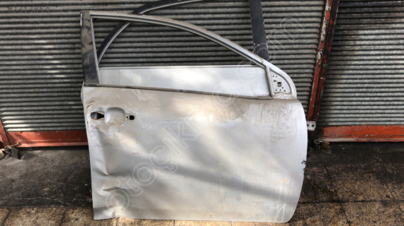 Toyota Corolla Sağ Ön Kapı 2007-2013