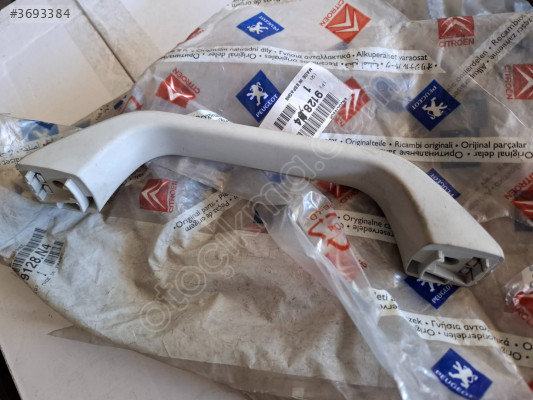 Peugeot citroen berlingo tavan el tutamak 8128N4