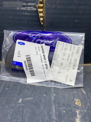 Ford Transit Custom tampon çeki demiri kapağı