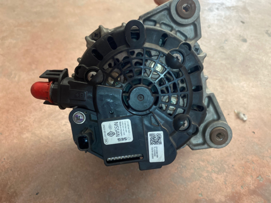 RENAULT CLİO 5 ŞARJ DİNAMOSU