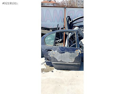 Nissan Primera Sağ Arka Kapi