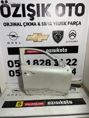 CITROEN C4 X SAĞ ÖN KAPI ÇIKMA ORJİNAL YEDEK PARÇA