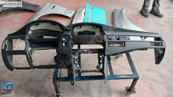 TURKUAZ BMW E60 GÖĞÜS ORJİNAL