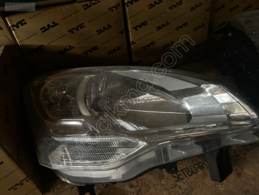 Citreon Berligo sağ ön far