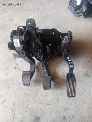 51987018 Fiat egea gaz debriyaj pedalı takım