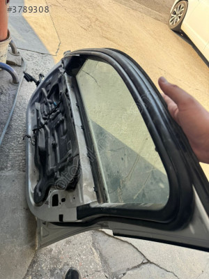 BMW E90 SAĞ ÖN KAPI