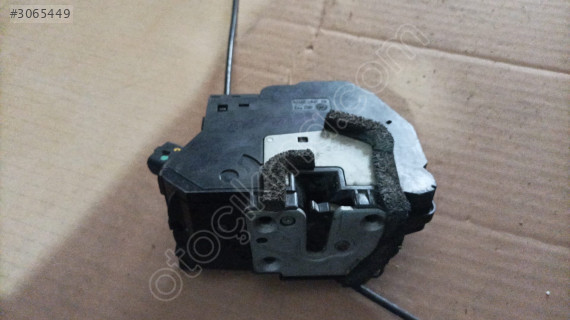 Renault Megane 3 sol arka kapı kilidi