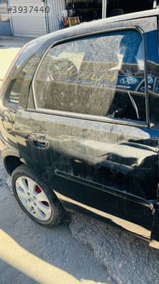 Opel corsa c çıkma orjinal sağ arka kapı
