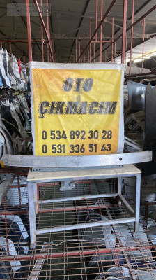 Mercedes W164 ön tampon demiri A1646261455