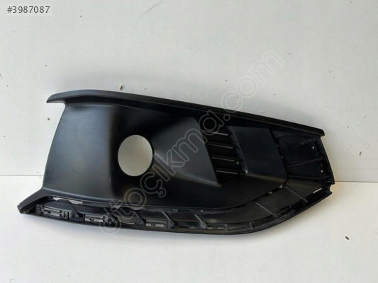 AUDİ A4 B9 8W SAĞ ÖN SİS FAR KAPAĞI 8W0807682