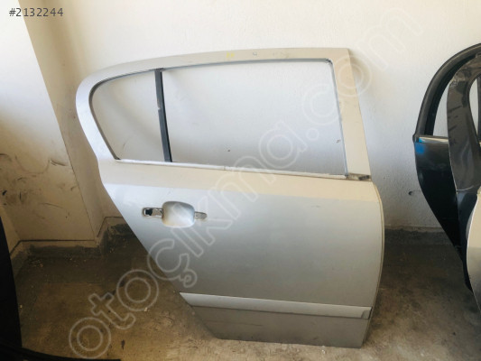 Opel astra h sağ arka kapı çıkma hatasız boyasız macunsuz.