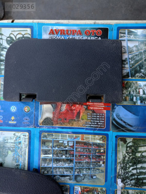 GM 90388218 Opel Corsa B arka stop kapağı plastiği