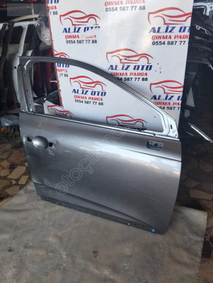 Renault clio 5 sağ ön kapı