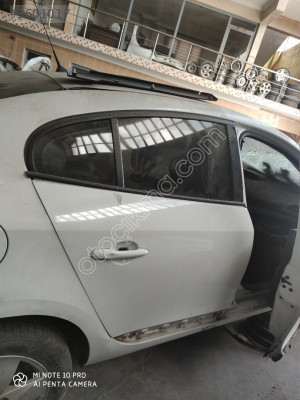 Fluence sağ arka kapı orijinal