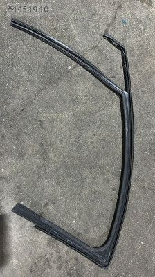 2023 RENAULT TAİLANT SAĞ ÖN KAPI LASTİĞİ