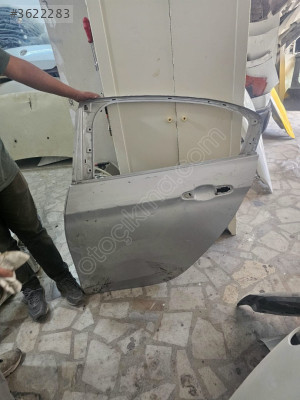 Fiat egea çıkma sol arka kapı