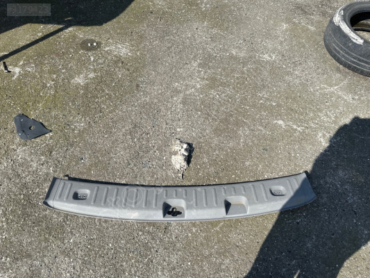 Vw caddy bagaj iç kilit plastiği eşik plastiği