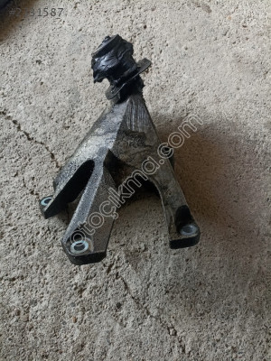 Audi a4 çıkma motor kulağı