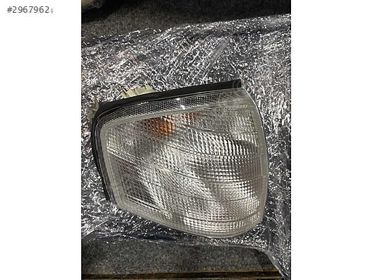 MERCEDES W202 C-SERİSİ SAĞ ÖN SİNYAL LAMBASI DEPO MARKA BEYAZ