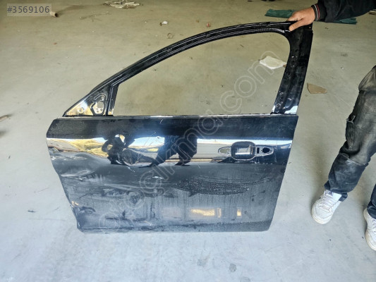 2019/2024 FORD FOCUS SİYAH SOL ÖN KAPI ORJINAL