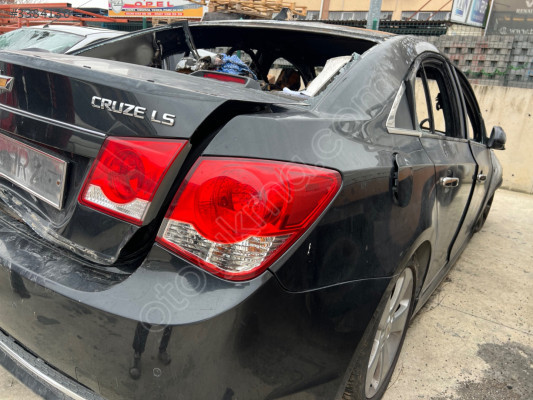 CHEVROLET CRUZE “ SAĞ ARKA KAPI “