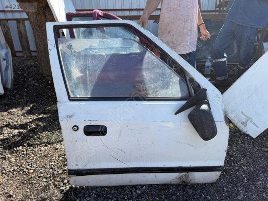 SKODA FELİCİA SAĞ ÖN KAPI ORJİNAL ÇIKMA TEMİZ ÜRÜN