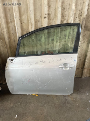 TOYOTA AURİS SOL ÖN KAPI ÇIKMA ORJİNAL