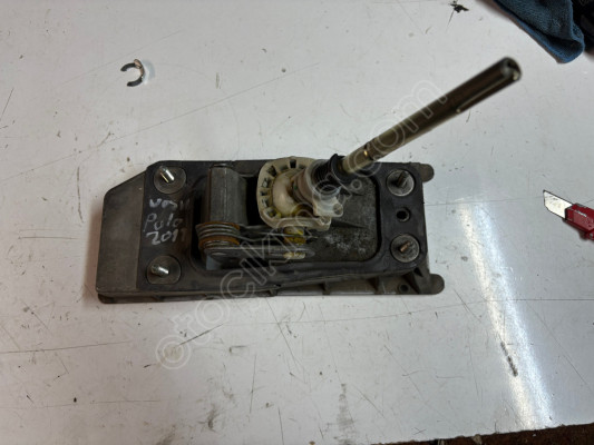 VOLKSWAGEN POLO 2009 - 2015 BENZİN VİTES MEKANİZMASI CATLAK