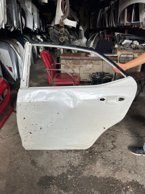 2014 2018 Toyota Corolla Orijinal Çıkma Sol Arka Kapı
