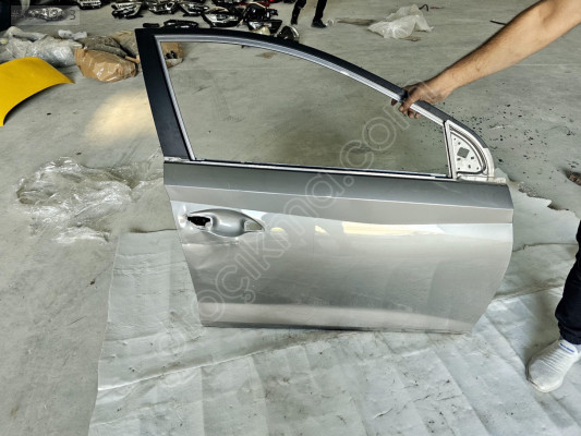 2020/2024 HYUNDAİ  I20 GRİ SAĞ ÖN KAPI ORJINAL