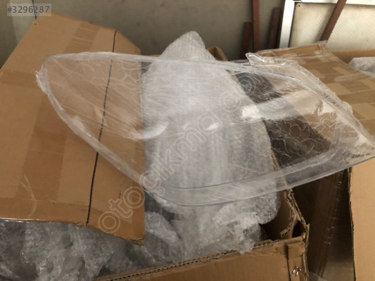 Opel Astra h sağ far camı
