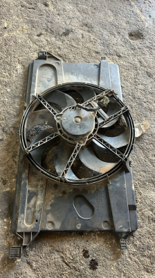Ford Focus 2.5 fan motoru