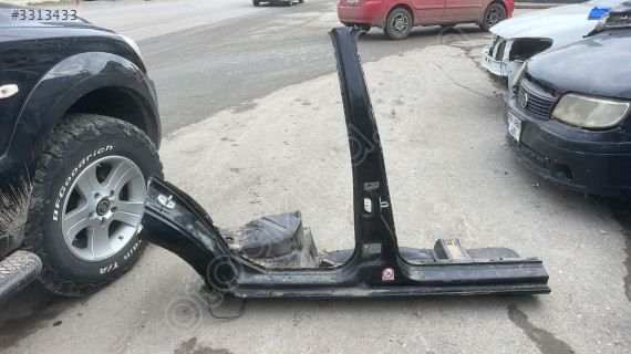 Volkswagen bora sağ orta marşpiyel