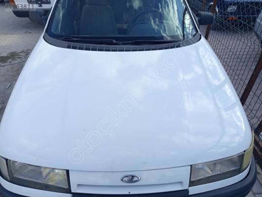 Lada Vega kaput