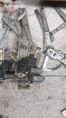 OPEL CORSA B SAG ÖN CAM KRİKOSU.OTO ERKAN ÜNYE