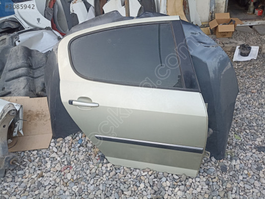 Peugeot 407 Sağ arka kapı Peugeot 407 çıkma yedek parçaları