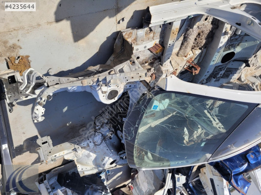 TOYOTA AURIS SW 2017 ÇIKMA SAĞ PODYE