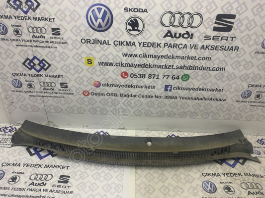 Volkswagen Transporter T5 Ön Cam Izgarası  Çıkma 7H1819403A