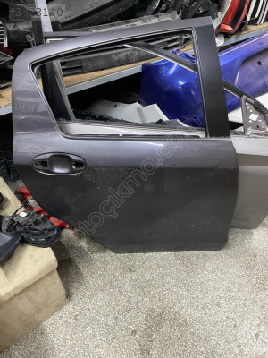 OPEL CORSA E SAĞ ARKA KAPI ORJİNAL ÇIKMA