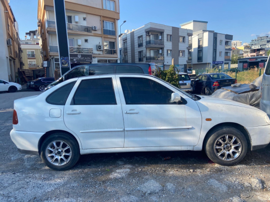 Volkswagen Polo klasik sağ ön kapı