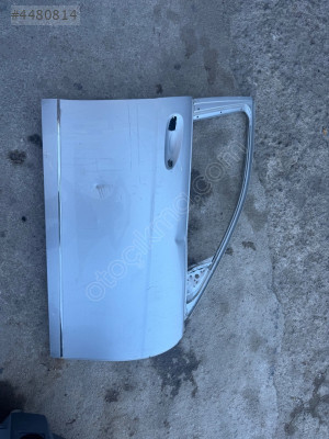 w204 Sağ ön kapı orjinal