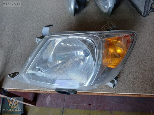 OTO CEM'DEN ÇIKMA TOYOTA HİLUX SOL FAR (2006-2008)
